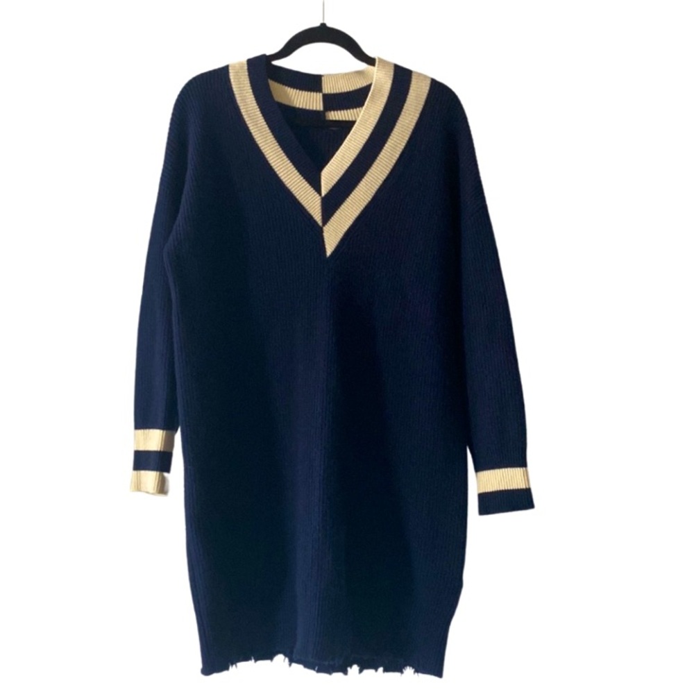 MO&Co. 100% Wool sweater